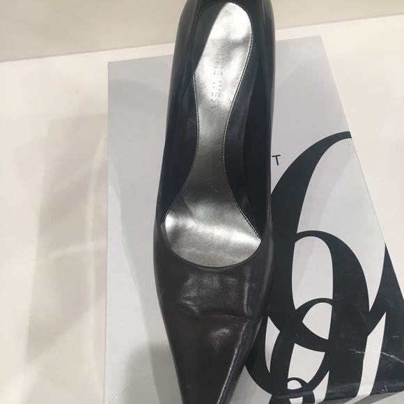 Classic Chocolate pump Size 7.5 - Picture 3 of 4